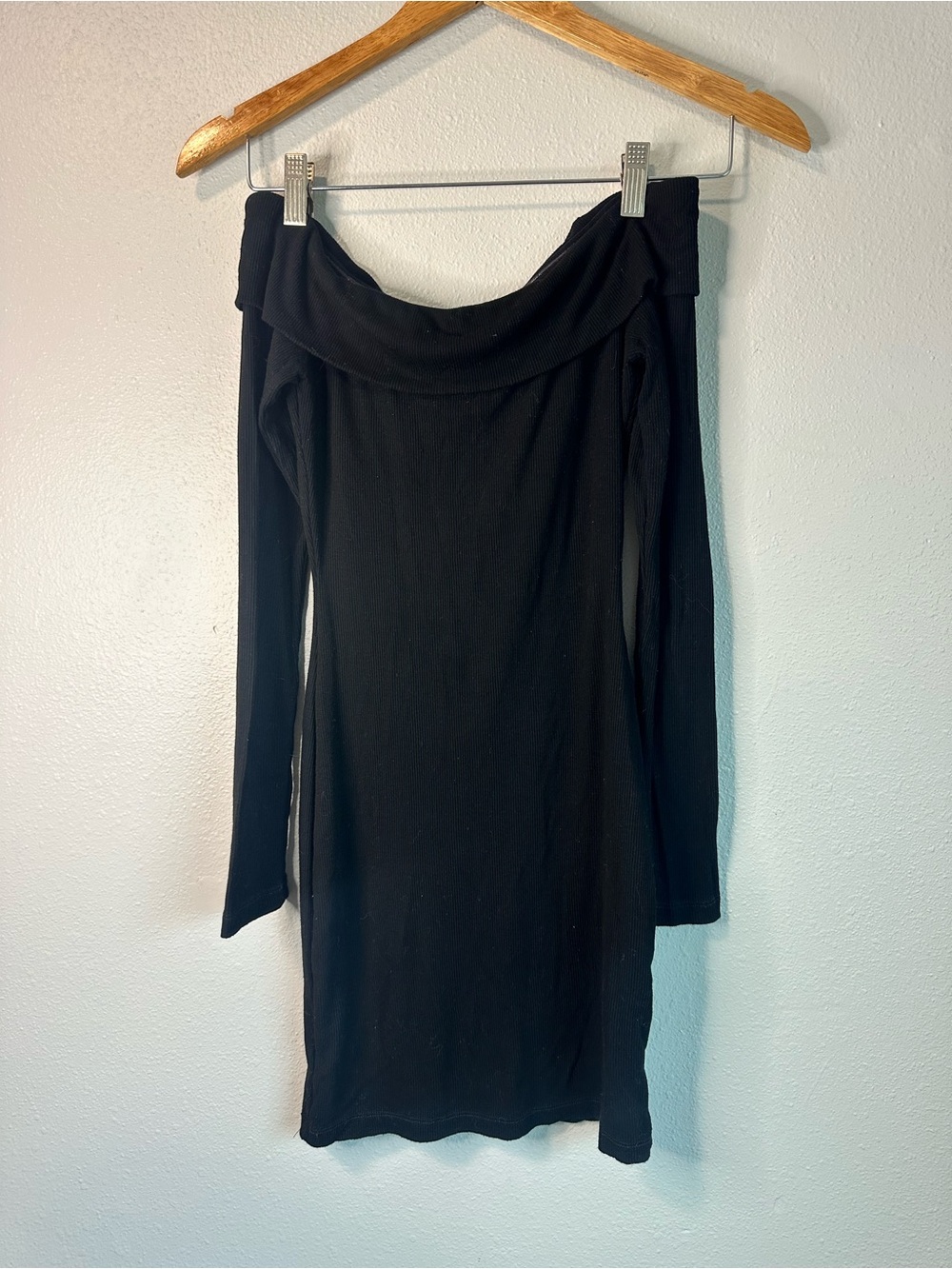 White Fox Boutique Ribbed Off-Shoulder Bodycon Mini Dress Black